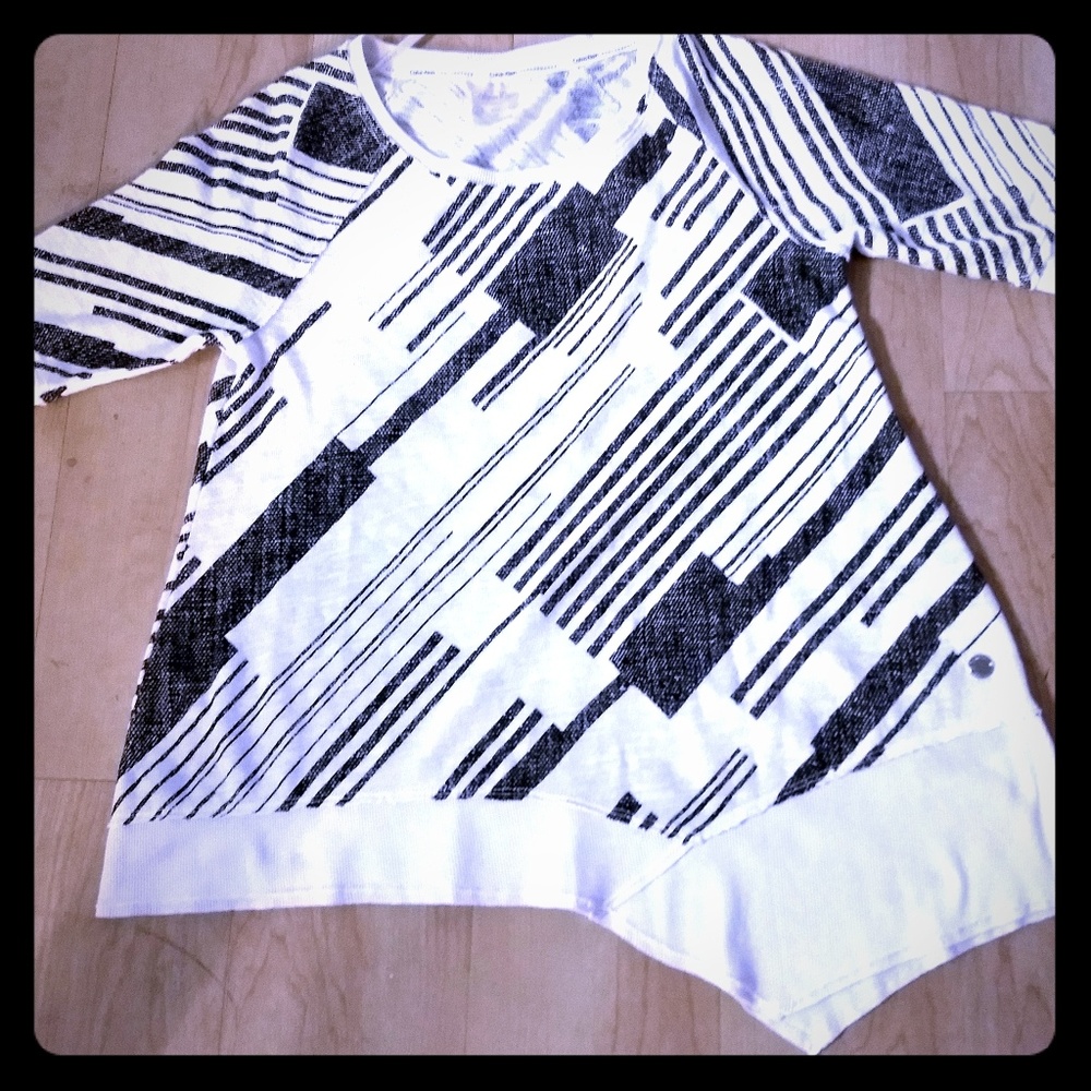 Calvin Klein Quick Dry Performance Top - Picture 3 of 6